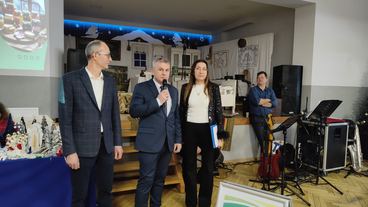 „Z tradycją i ze smakiem” w Ostrówku. Stoiska odwiedziły dziesiątki mieszkańców regionu